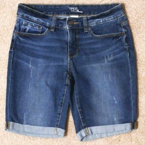 TIME AND TRU Mid-Rise Size 8 Women's 5 Pocket Distressed Jean Shorts